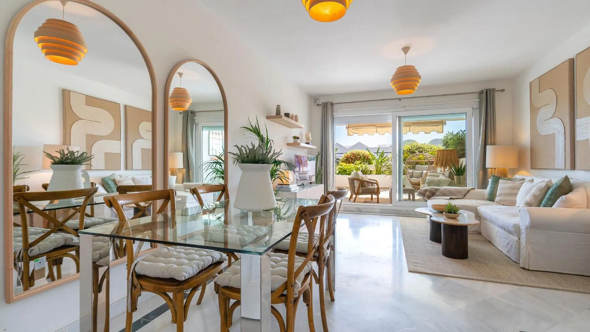 Stylish 2 Bedroom, 2 Bathroom Apartment In Aloha, Nueva Andalucia 마르베야